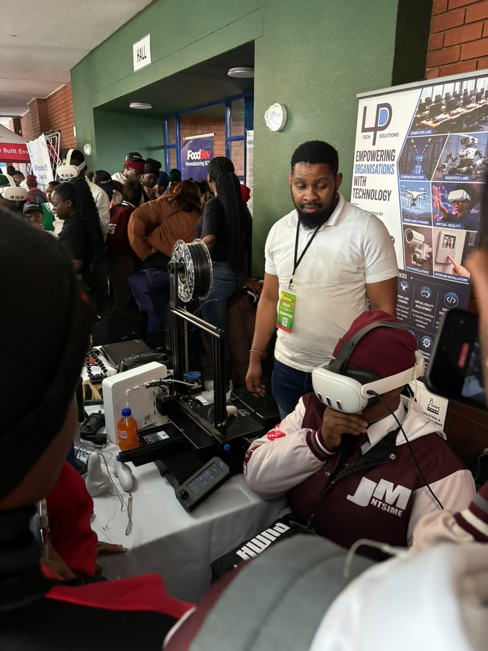 LP Tech Solutions STEM exhibition with VR and 3D printing equipment